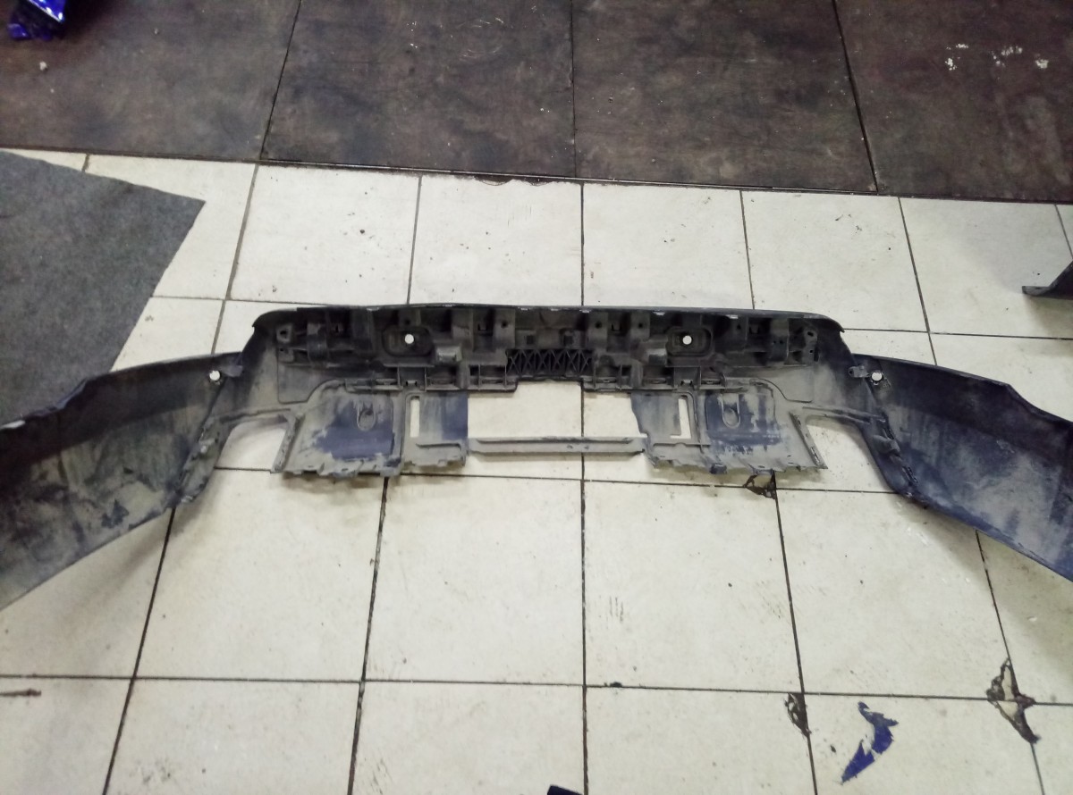 Юбка заднего бампера Land Rover Discovery V HY3217D781 на Land Rover Discovery IV