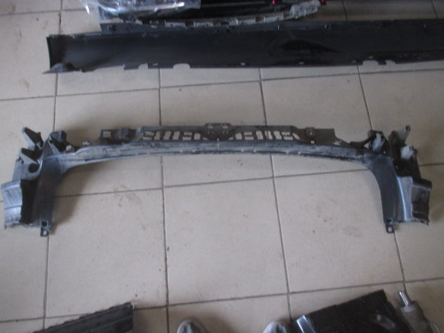 Кронштейн заднего бампера BMW 5-Series(F10,F11,F07) 2009-2013 на BMW 5-Series(F10,F11,F07)