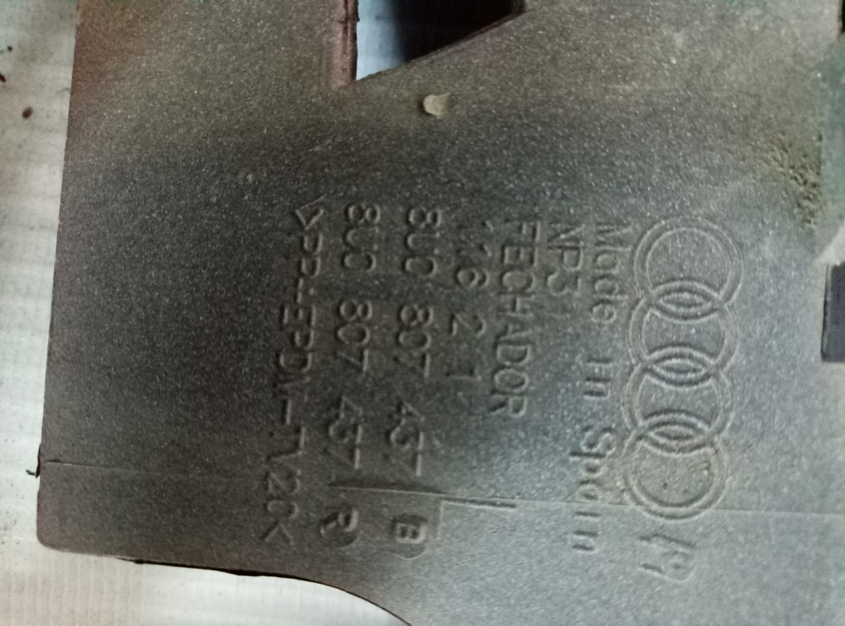Бампер передний Audi Q3  на Audi Q5 8R