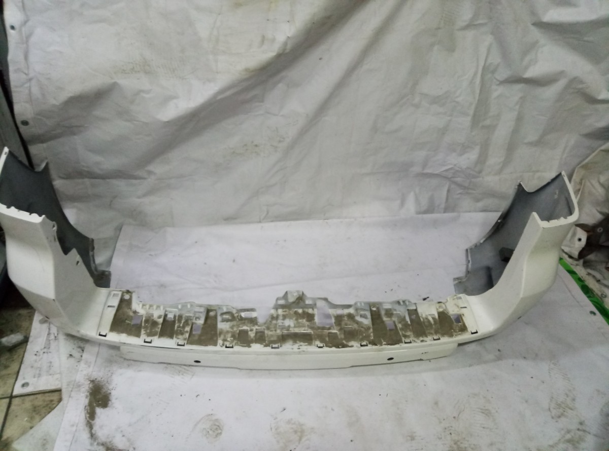 Бампер задний Toyota Land Cruiser Prado 150  на Toyota Land Cruiser Prado 150