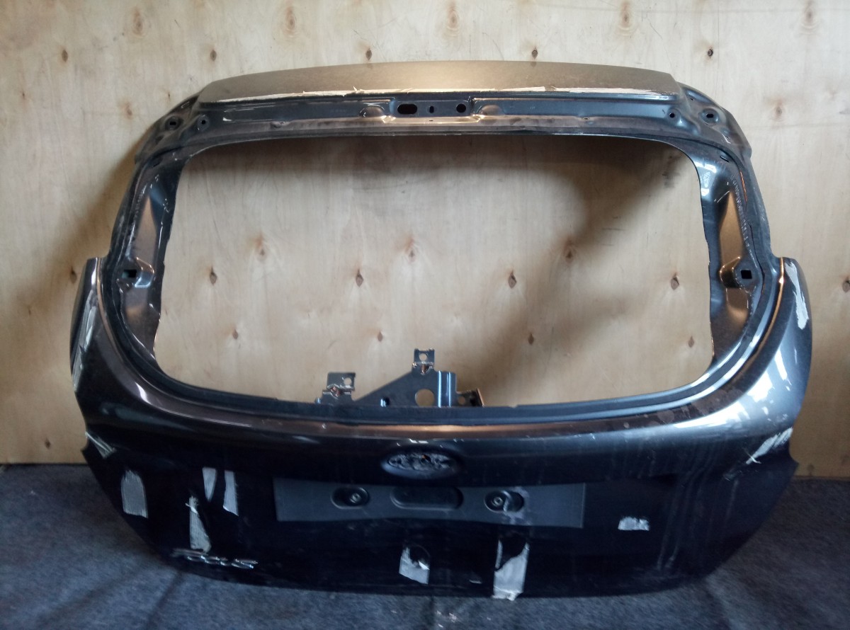 Крышка багажника Ford Focus 3 на Ford Focus 3