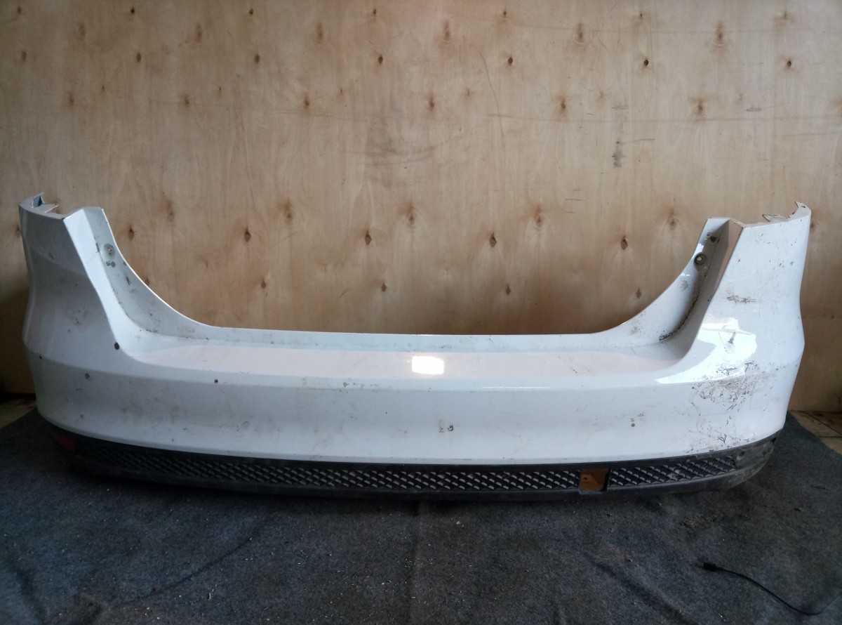 Бампер задний на Hyundai Solaris 