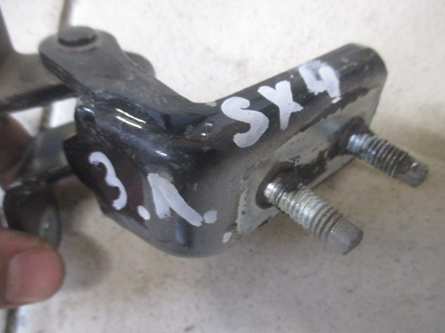 Петля двери задней Suzuki SX4 (Classic) 2006-2009 на Suzuki SX4 (Classic)