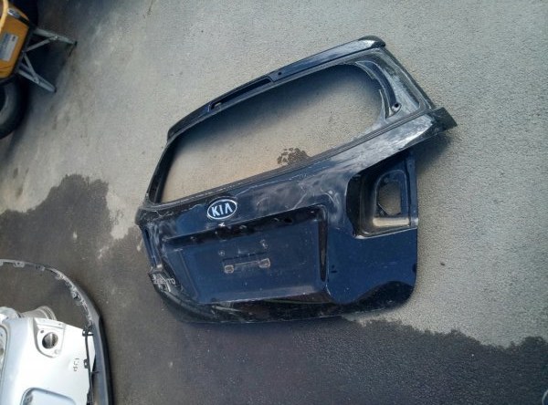 Дверь багажника Kia Sorento 2 (XM) 2009-2012 на Kia Sorento 2 (XM)