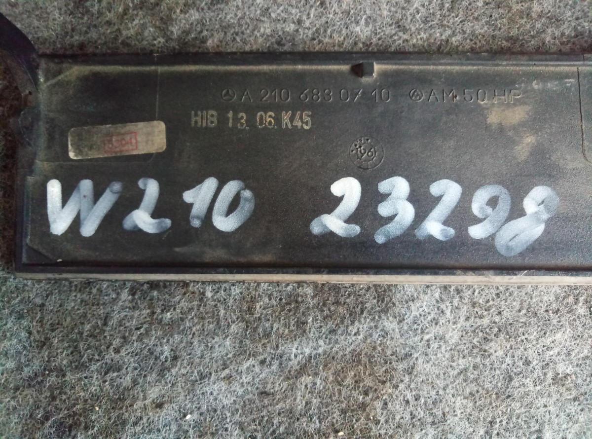 Накладка декоративная Mercedes W210 на Mercedes-Benz C-Class W204