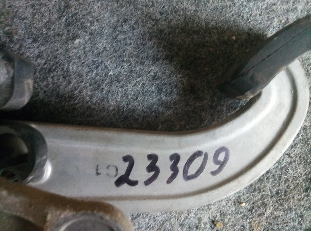 Педаль стояночного тормоза Mercedes Benz W210 на Mercedes-Benz C-Class W204