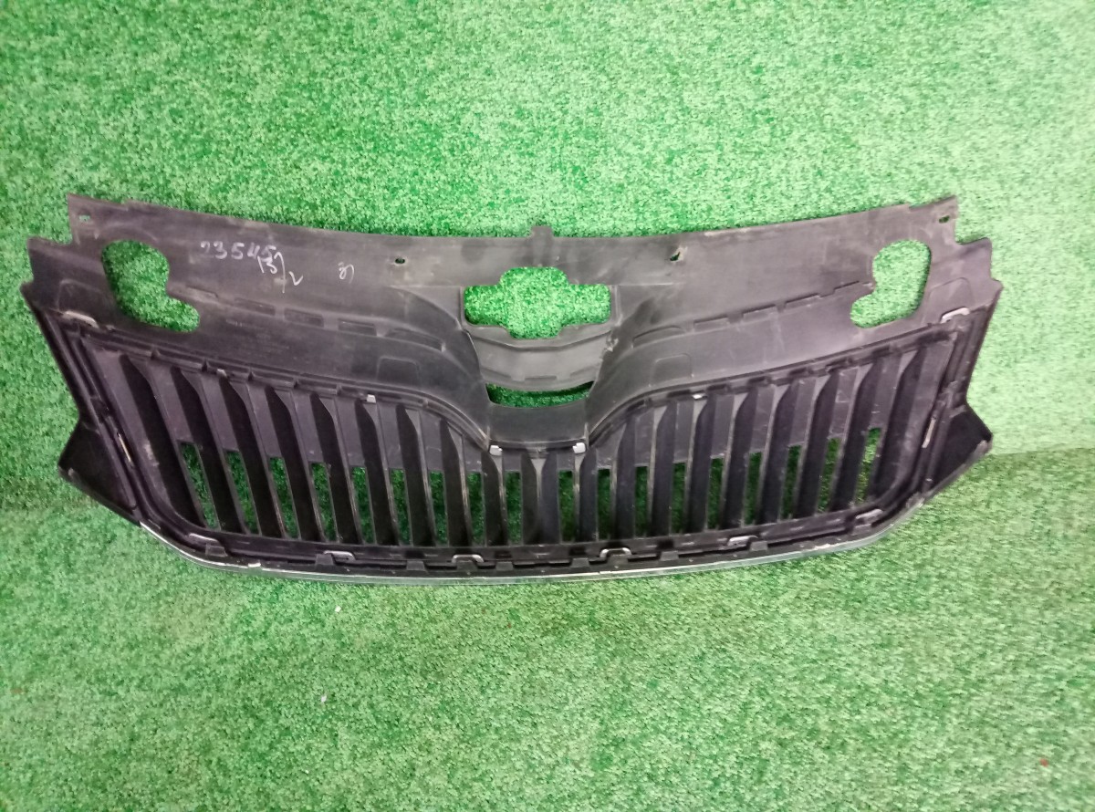 Решетка радиатора Skoda Rapid 2013 на Skoda Rapid 