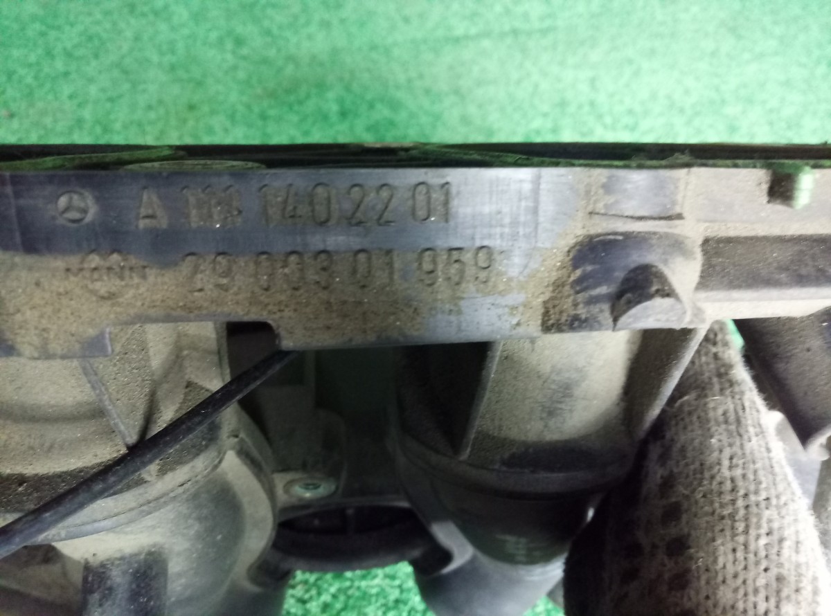 Впускной коллектор Mercedes W208 M111 на Mercedes-Benz C-Class W203