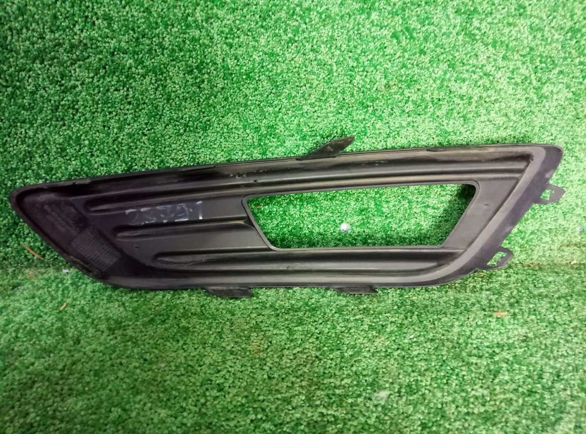 Решетка в бампер правая Ford Focus 3  на Ford Focus 3