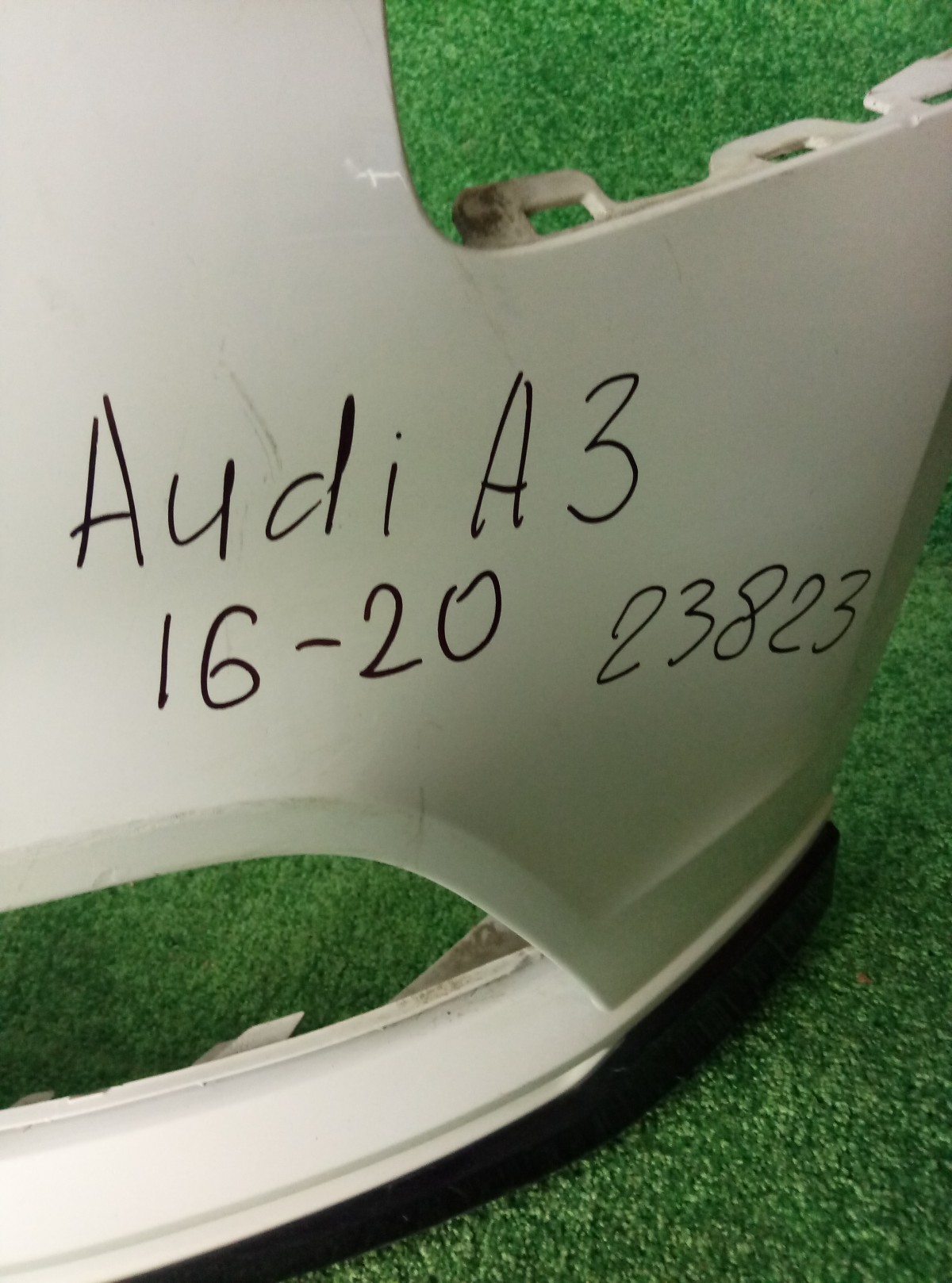 Бампер передний Audi A3 16-20   8V5807437P      8V5807065Q на Audi Q5 8R