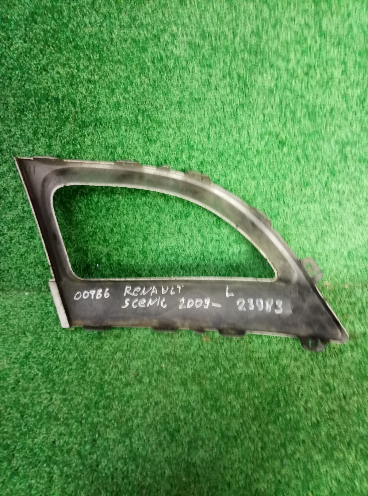 Накладка бампера левая Renault Scenic 2009  на Renault Scenic 2