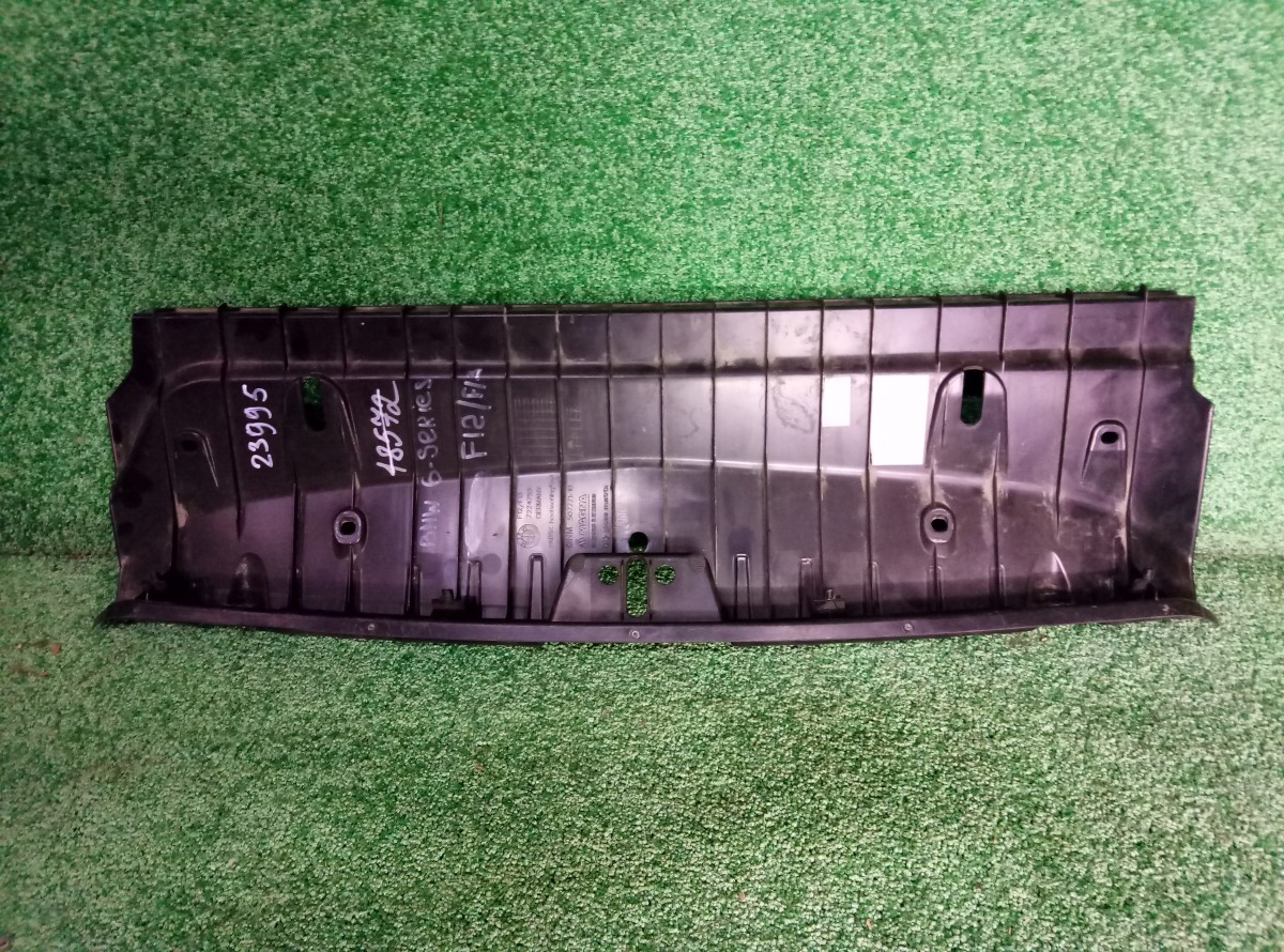 Обивка задней панели BMW 6 F12  на BMW 6-Series (E63, E64) 