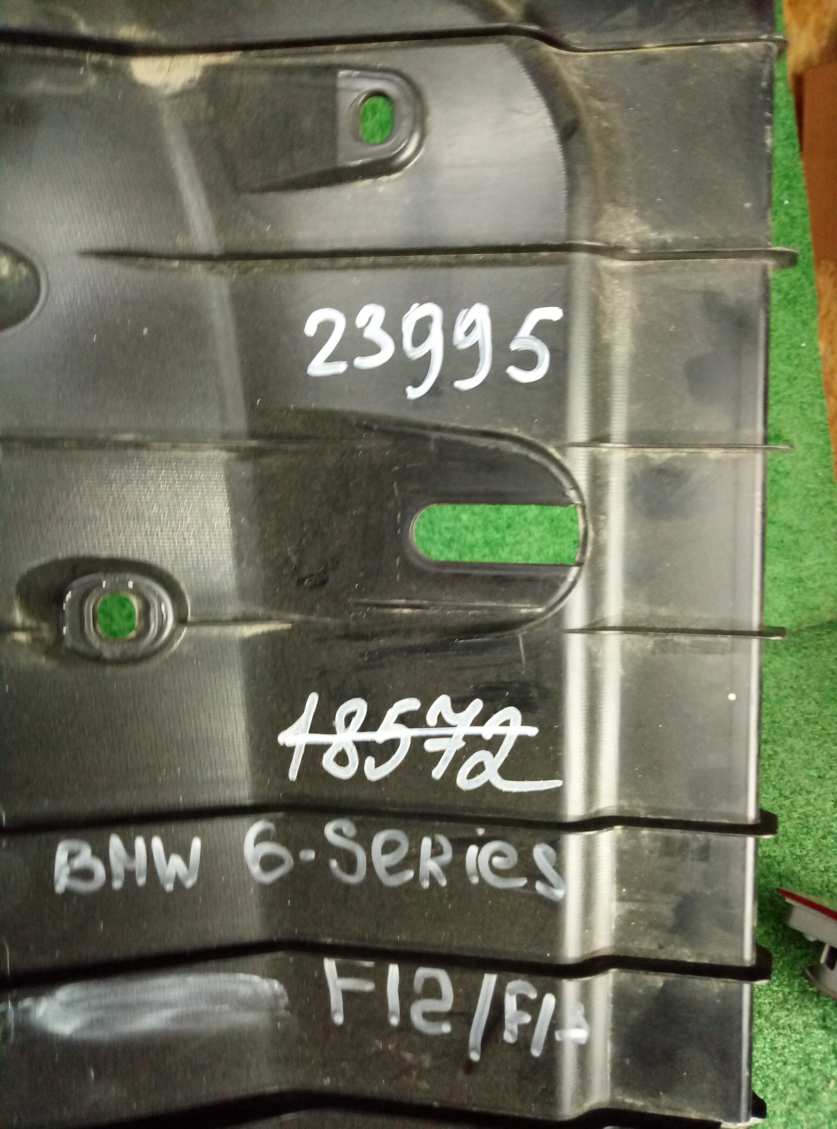 Обивка задней панели BMW 6 F12  на BMW 6-Series (E63, E64) 