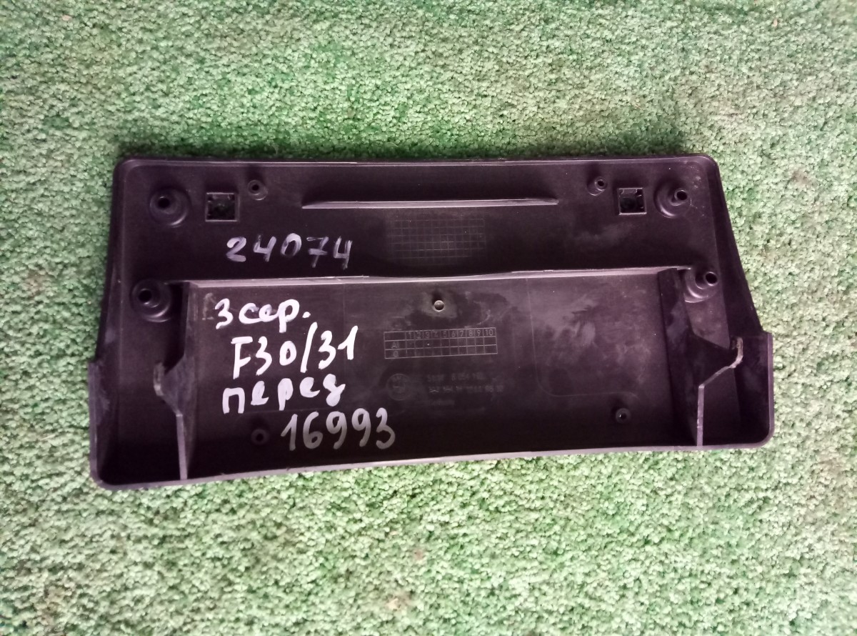 Накладка переднего бампера под номер BMW 3 F30 на BMW 3-Series (F3x)