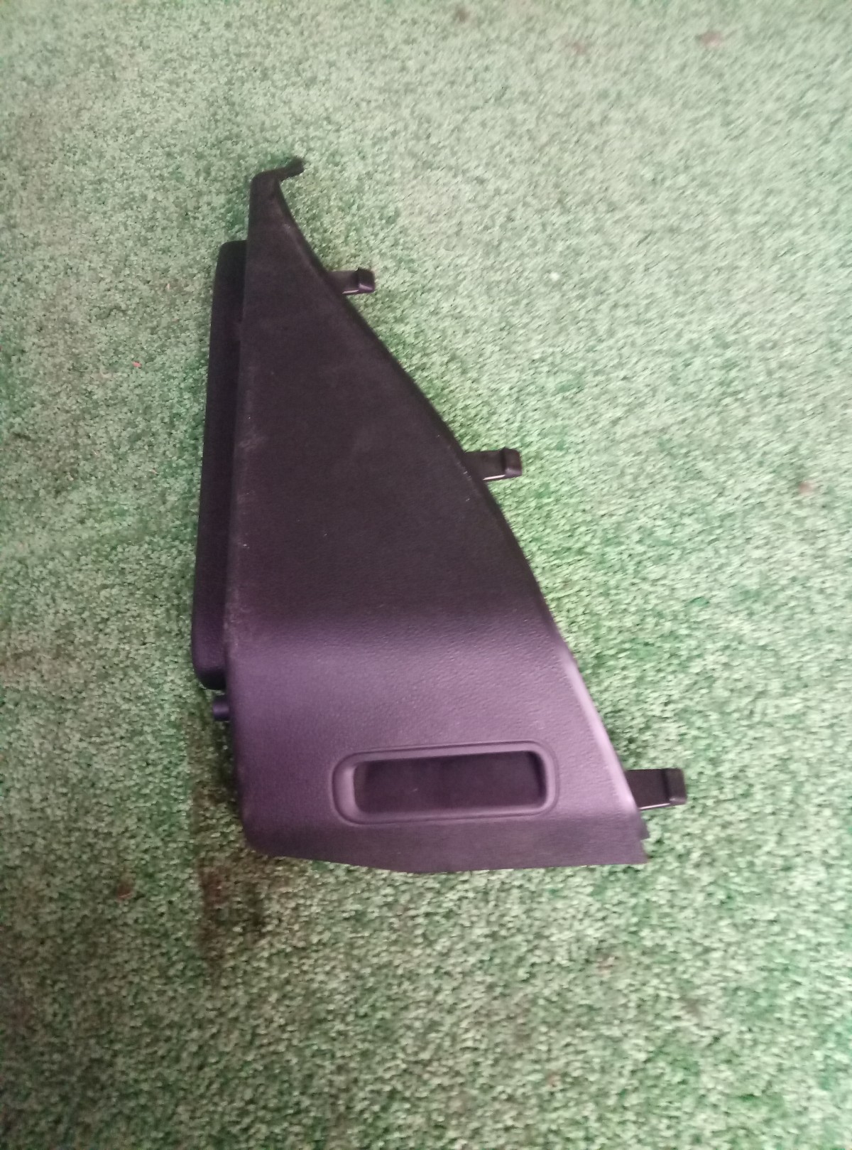Держатель задней полки Opel Astra J   на Opel Astra J