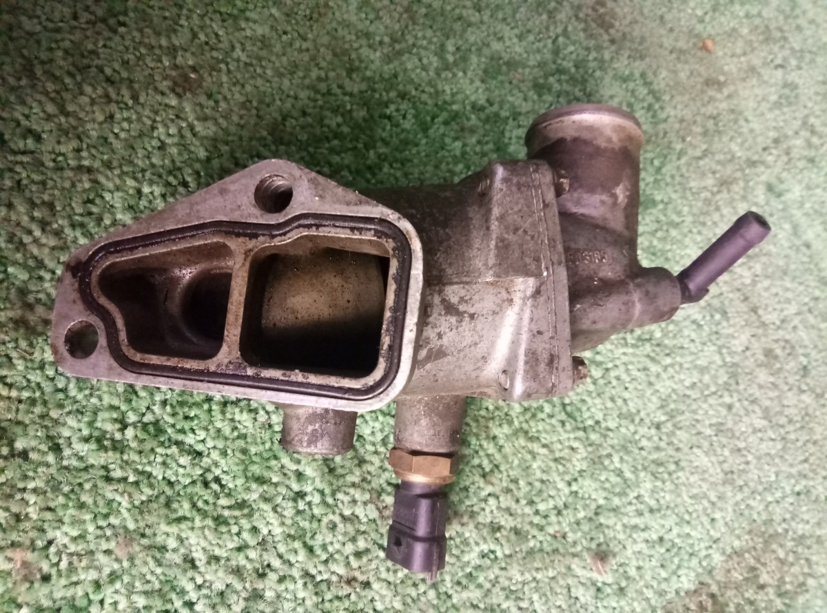 Термостат Opel Astra G 98-04   2503185 на Opel Astra G