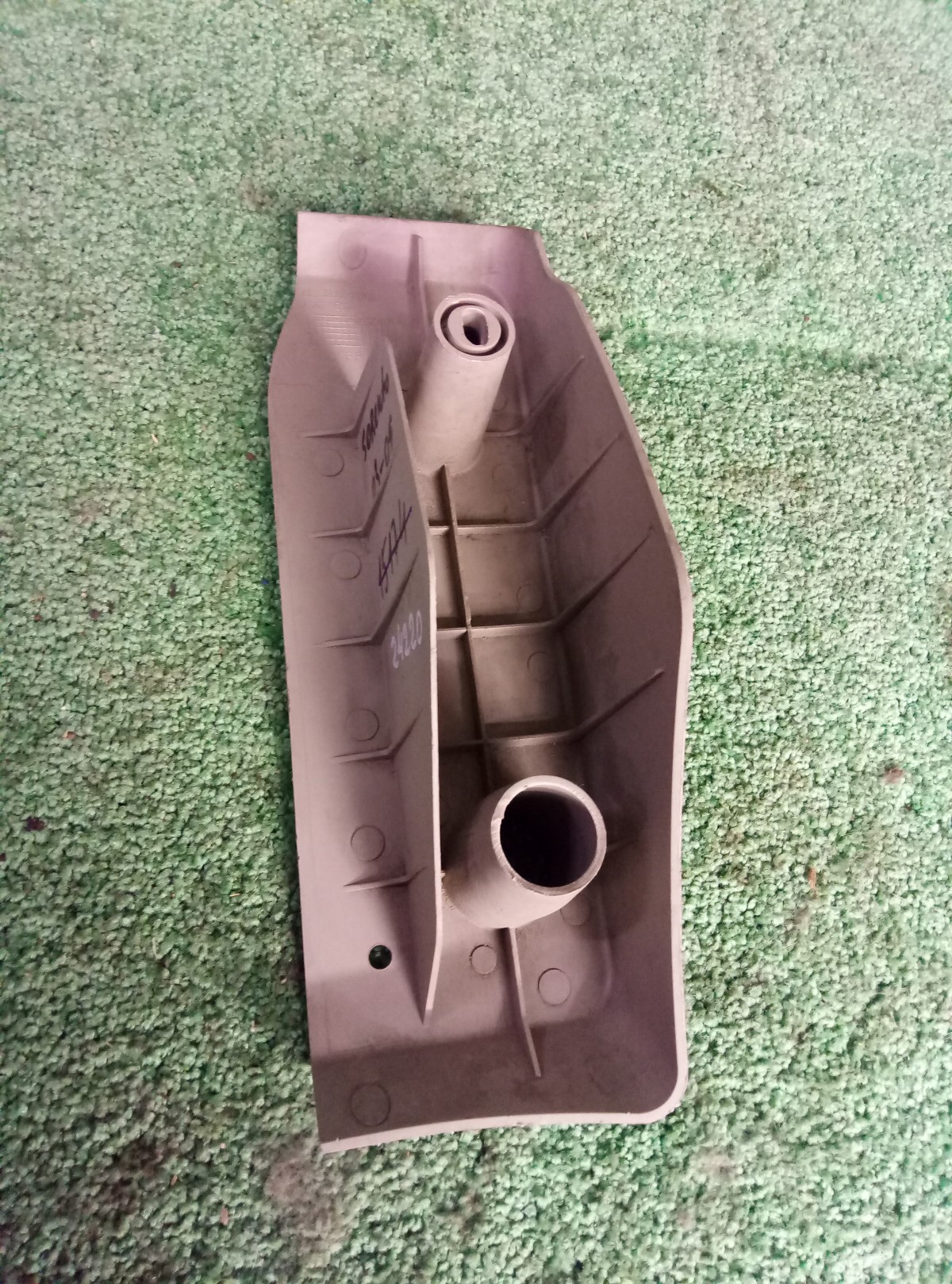 Накладка упора Kia Sorento 03-05 на Kia Sorento 2 (XM)