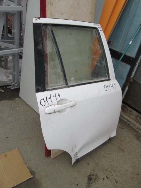 Дверь задняя правая Mazda Demio I (DW) 1997-2003 на Mazda Demio I (DW)