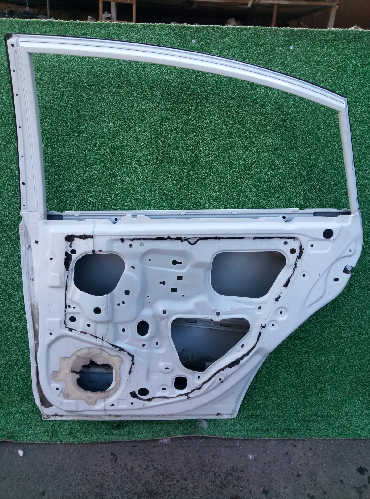 Дверь задняя правая Nissan Almera G15  на Nissan Almera (G15)