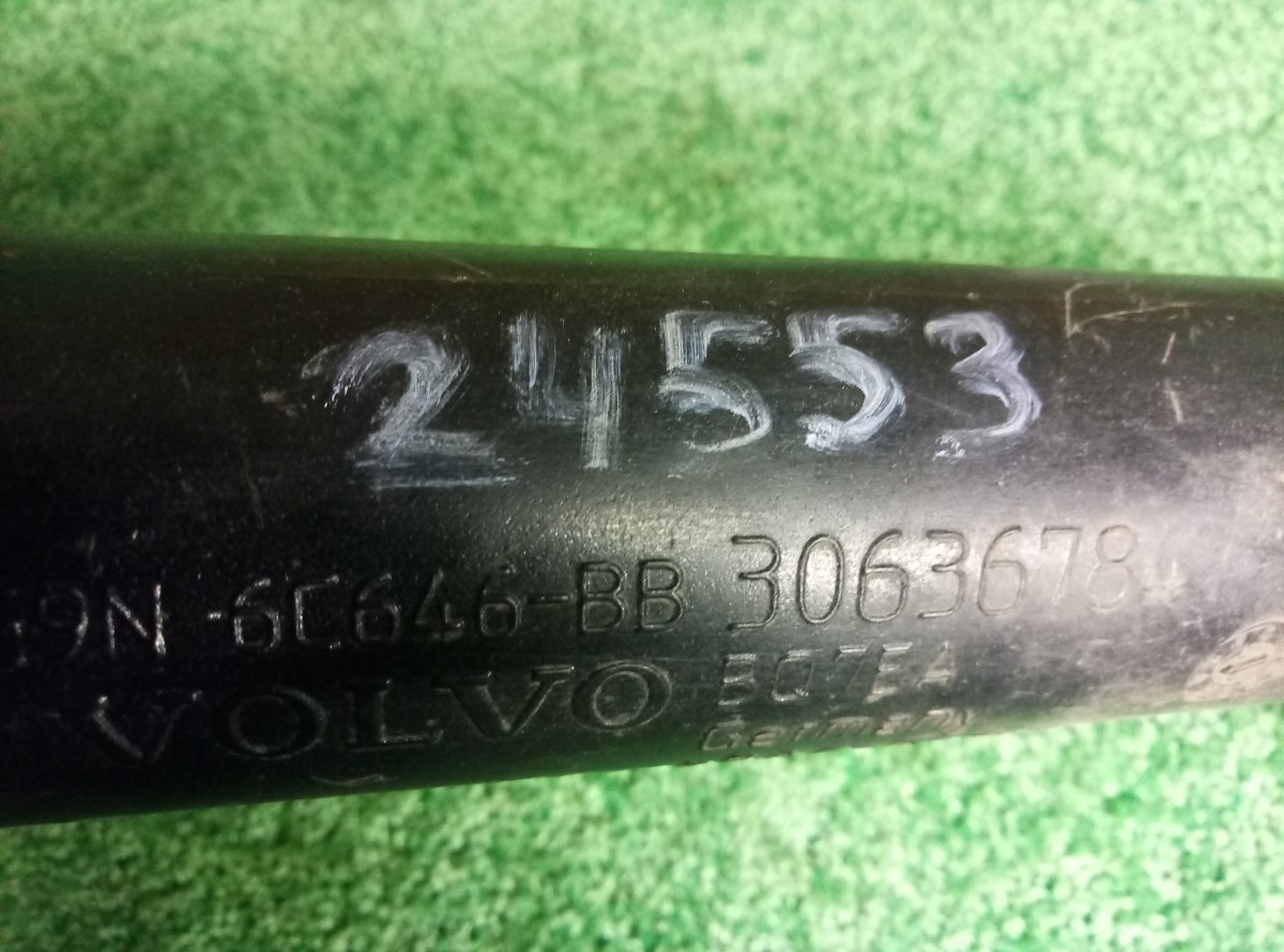 Впускной патрубок турбонаддува Volvo V70 2008  на Volvo V70 