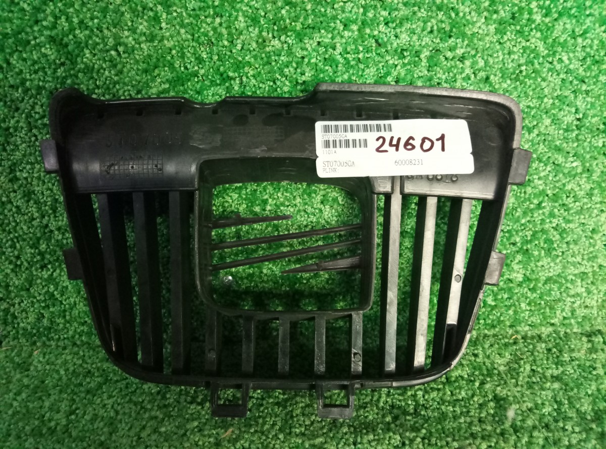 Решетка радиатора Seat Ibiza Cordoba 99-02 на Seat Ibiza Cupra IV (6J)