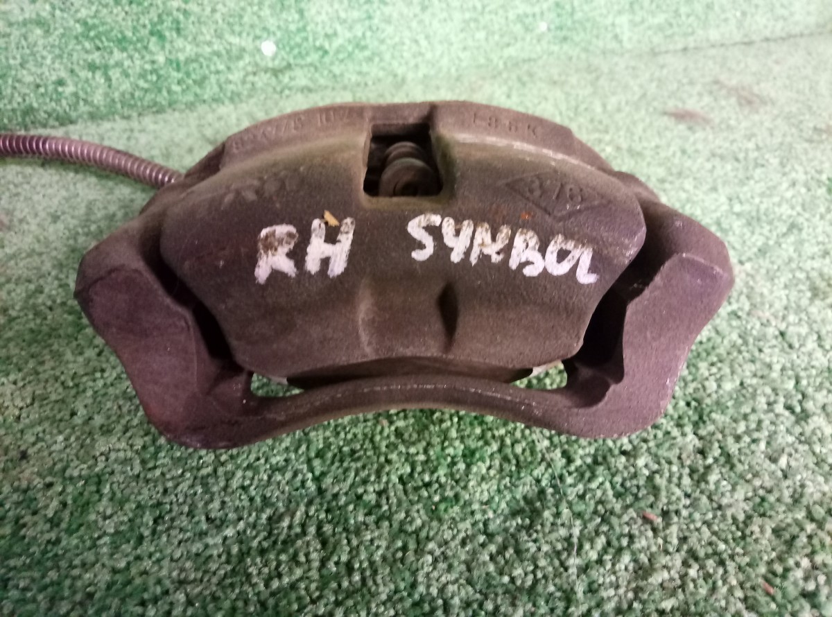 Суппорт передний правый Renault Symbol  98-08 на Renault Symbol 2