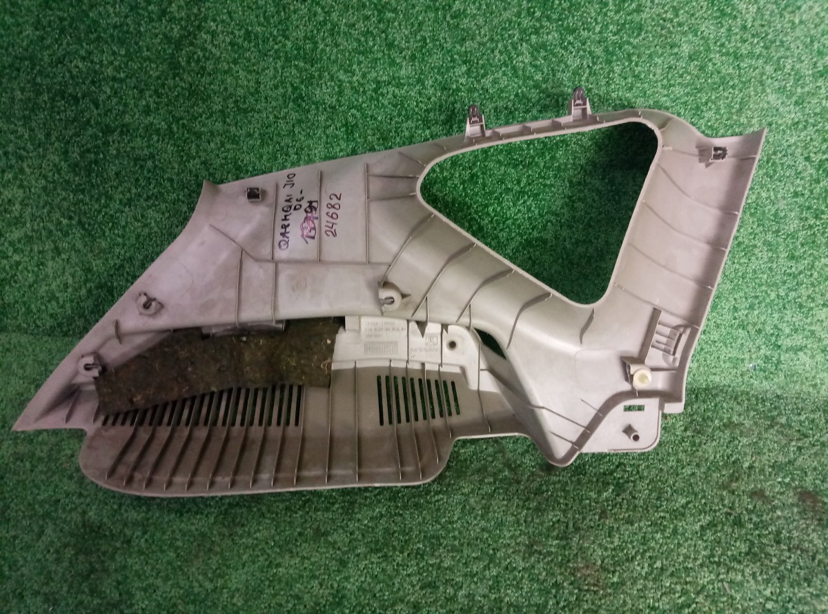 Обшивка багажника верхняя правая Nissan Qashqai J10   76934JD000  на Nissan Qashqai J10