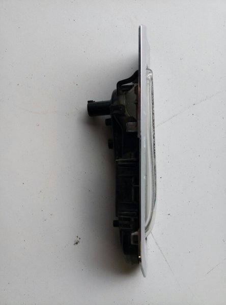 Повторитель на крыло правый желтый BMW 7-Series F01,F02,F04 2008-2012 на BMW 7-Series F01,F02,F04