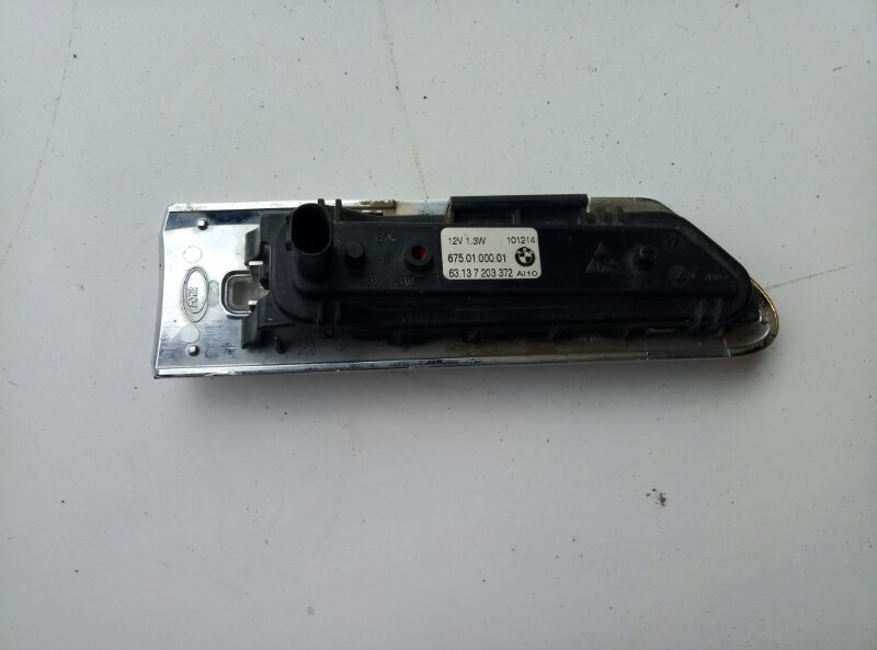 Повторитель на крыло правый желтый BMW 7-Series F01,F02,F04 2008-2012 на BMW 7-Series F01,F02,F04