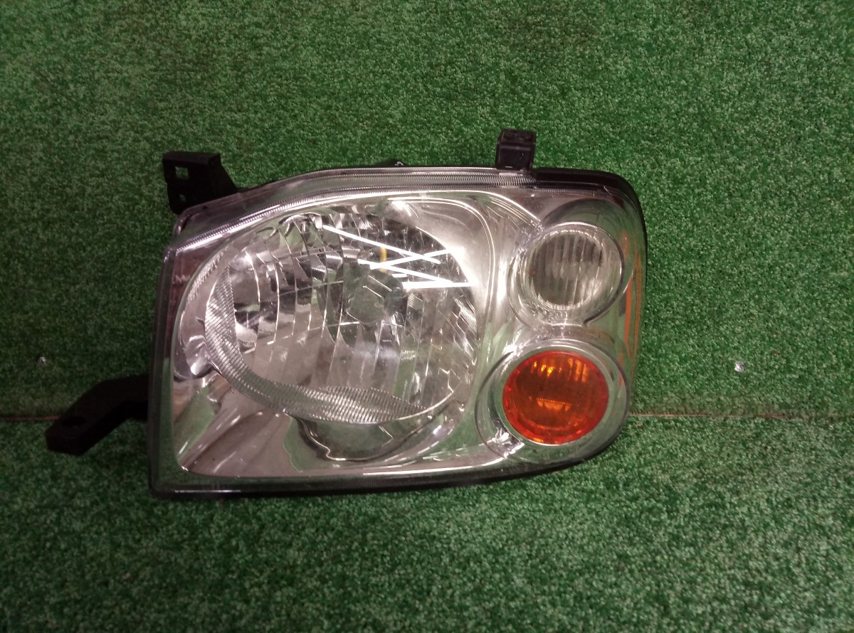 Фара передняя левая Nissan Navara 1998-2007 на Nissan Navara (Frontier) III (D40)