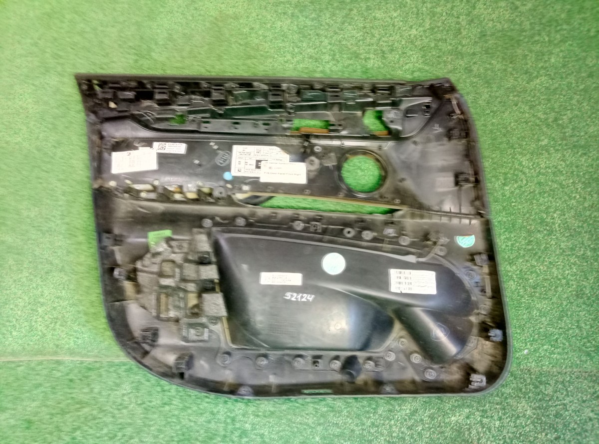 Обшивка двери передняя правая Bmw X5 F15 на BMW X5 F15
