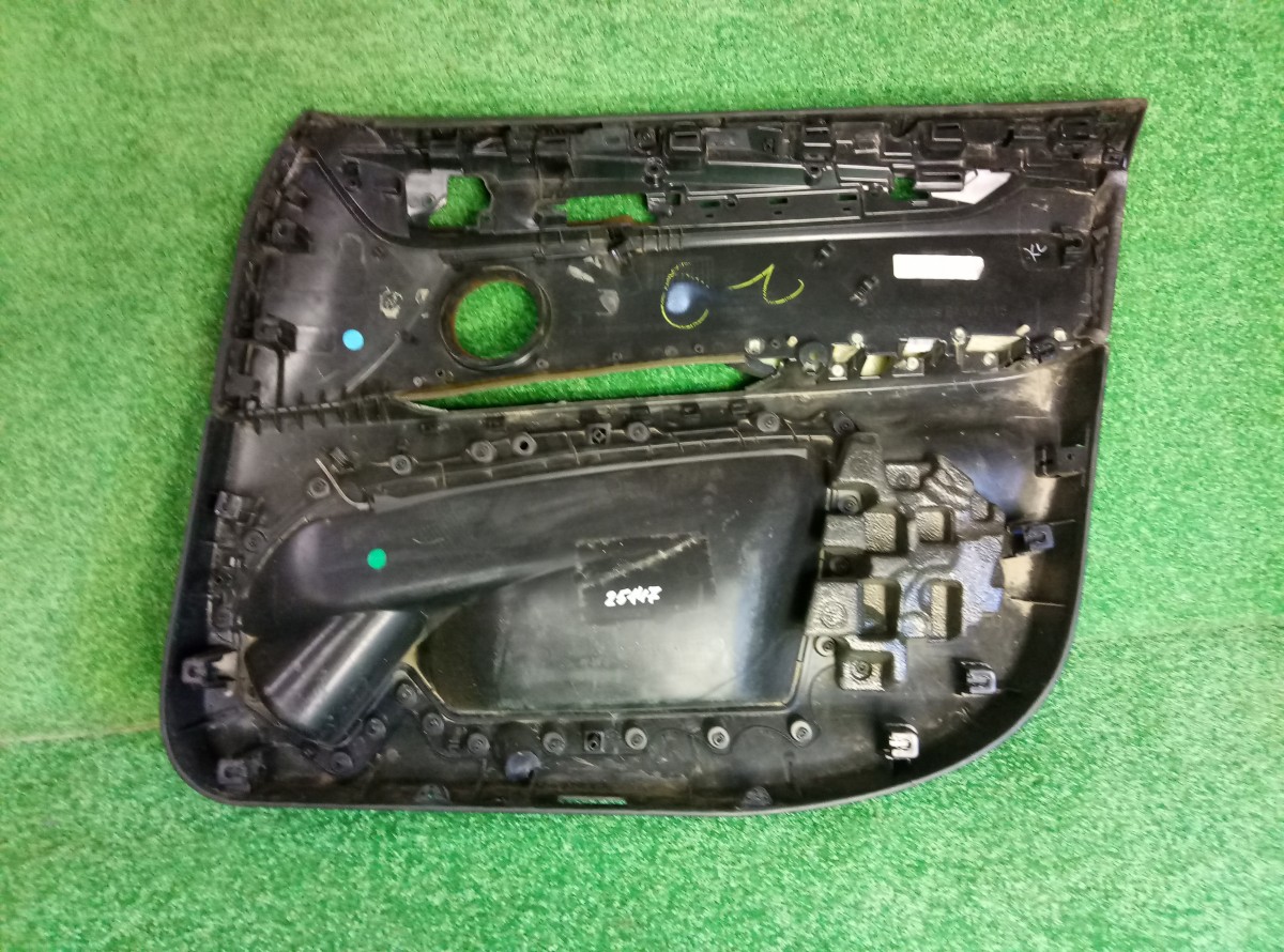 Обшивка двери передней левой BMW X5 F15 на BMW X5 F15