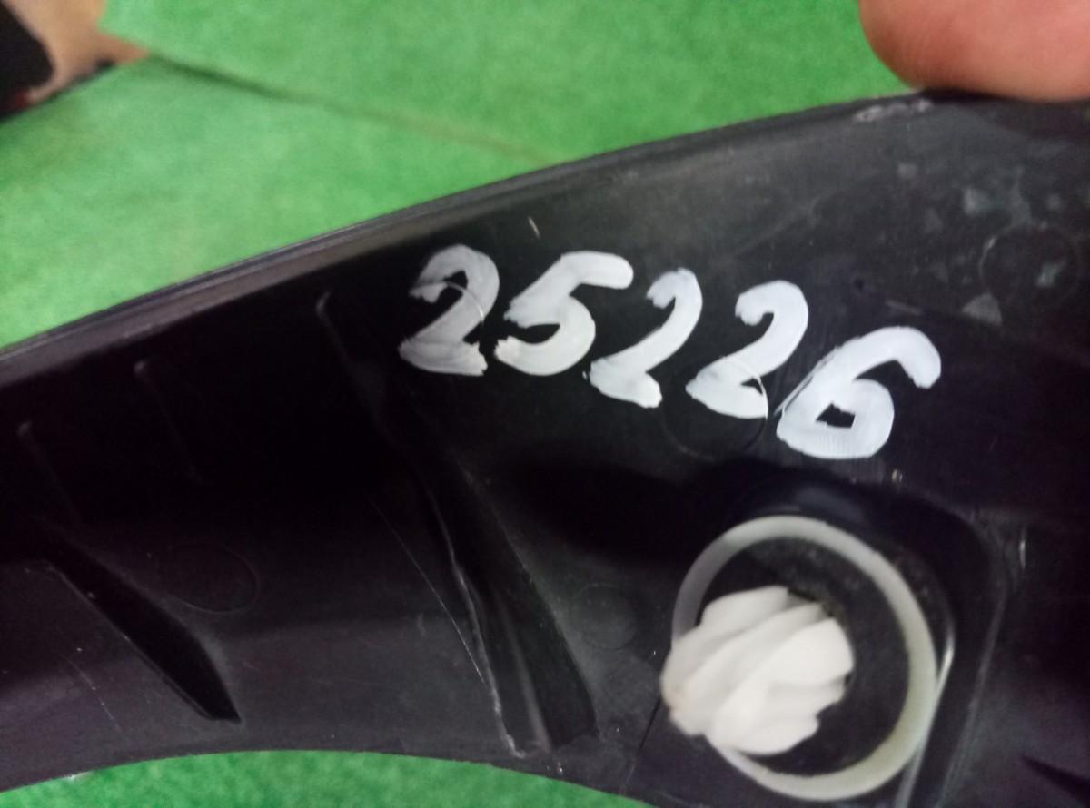 Обшивка крышки багажника Toyota Camry V70  на Toyota Camry V50