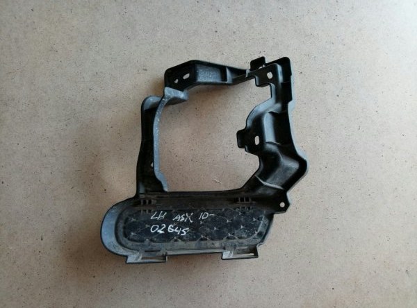 Кронштейн фары противотуманной левой Mitsubishi ASX  2010-2012 на Mitsubishi ASX 