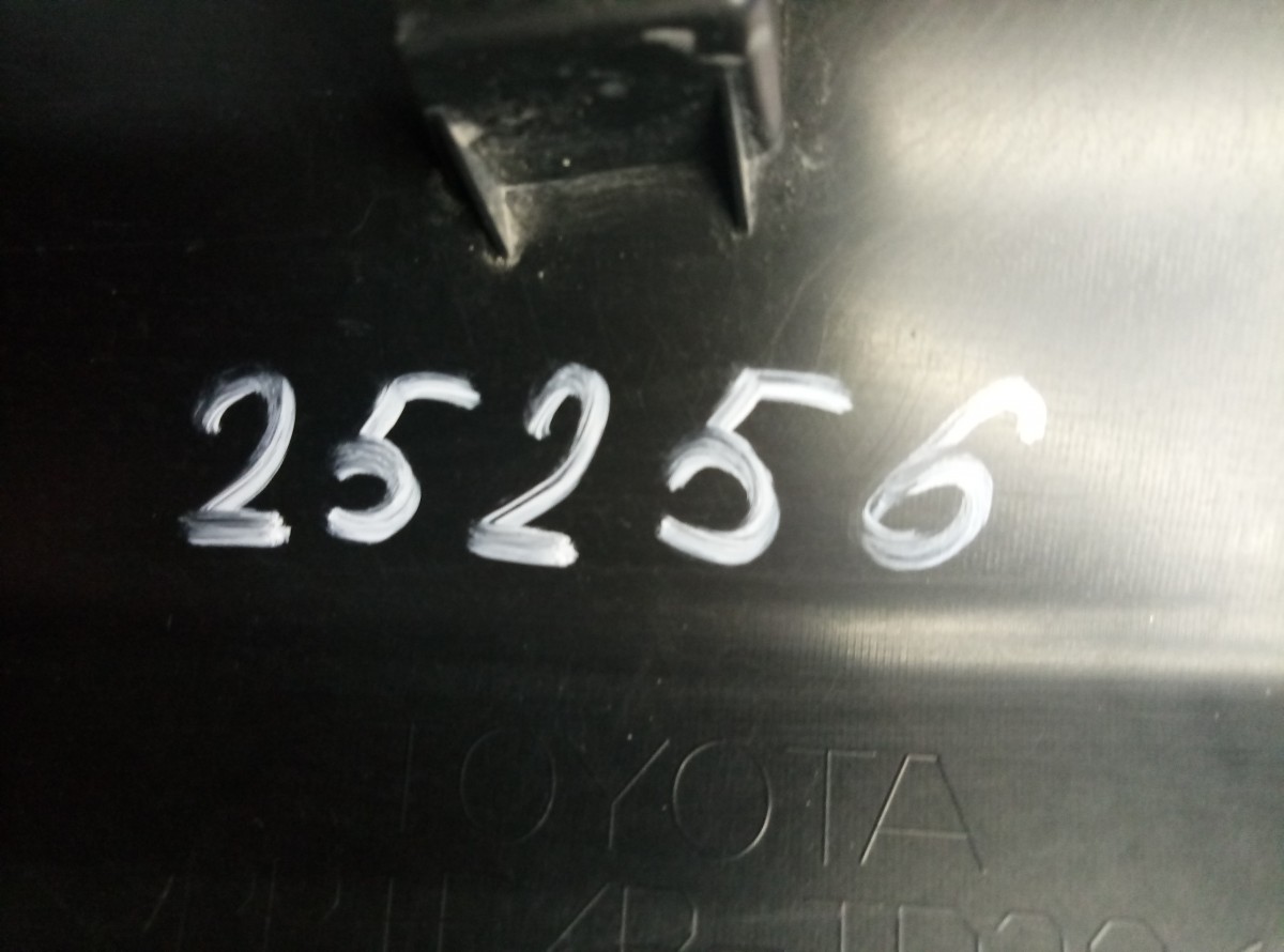 Молдинг двери правый передний Toyota RAV 4 XA50 на Toyota RAV 4  (CA40)