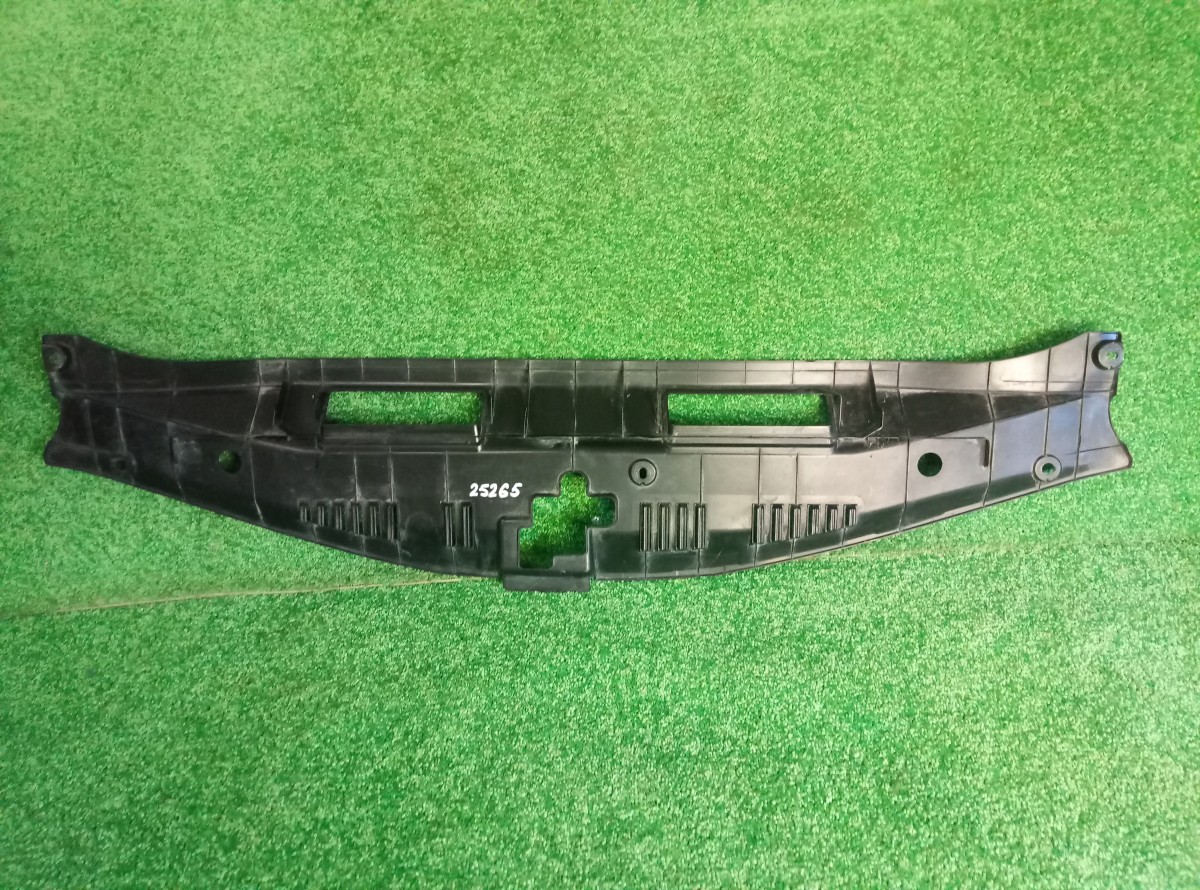 Кожух замка капота Toyota Camry XV70 на Toyota Camry V50