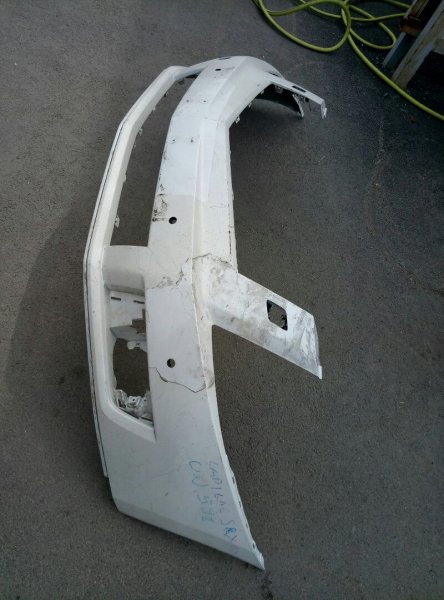 Бампер передний Cadillac SRX II 2010-2012 на Cadillac SRX II