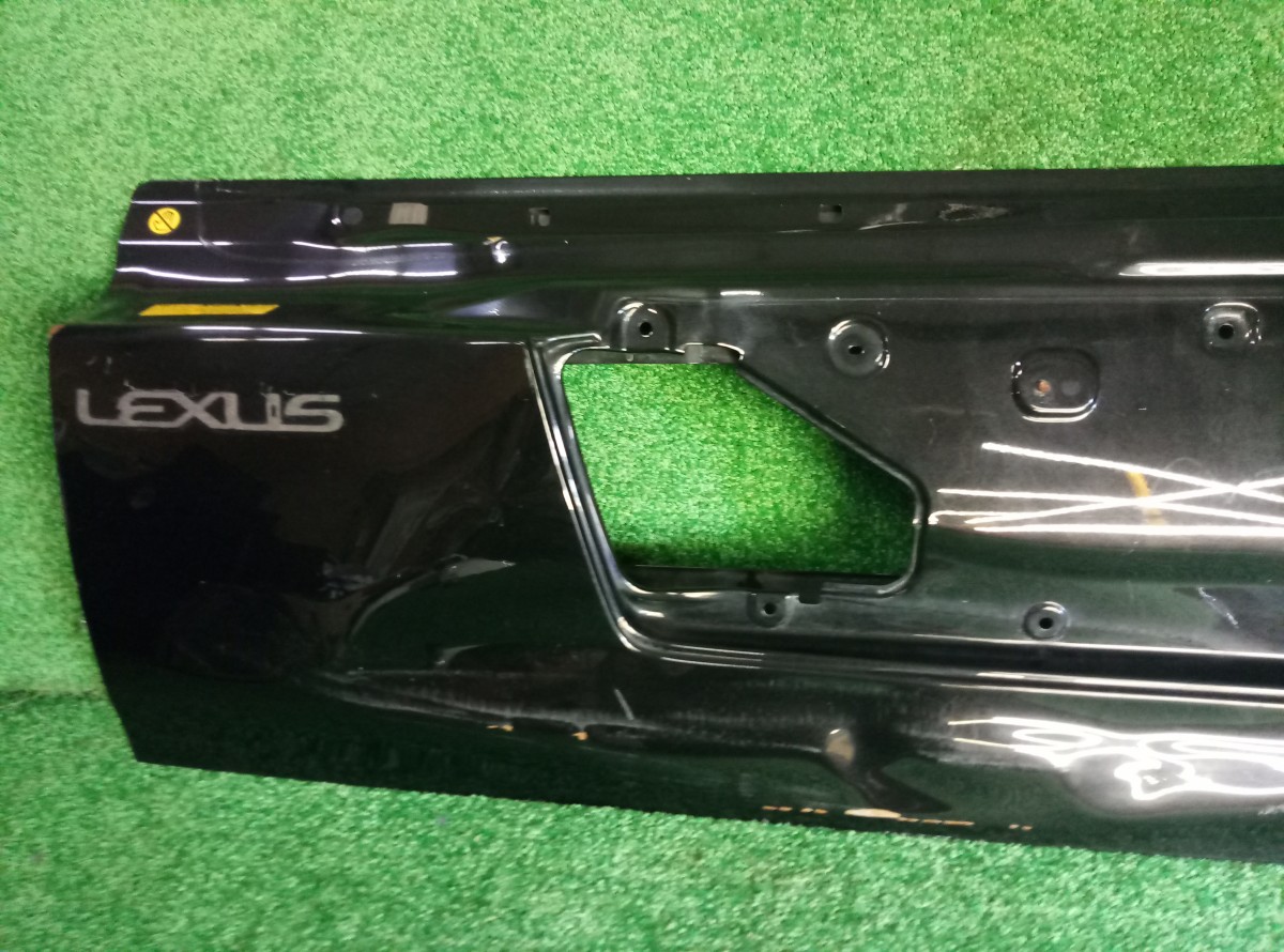 Крышка багажника нижняя Lexus LX 570 2007 на Lexus LX 
