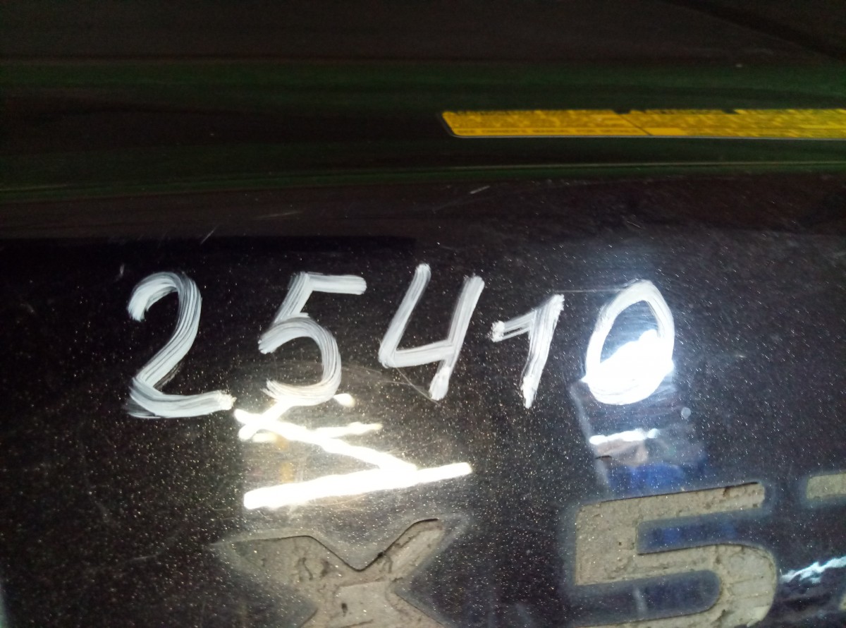 Крышка багажника нижняя Lexus LX 570 2007 на Lexus LX 