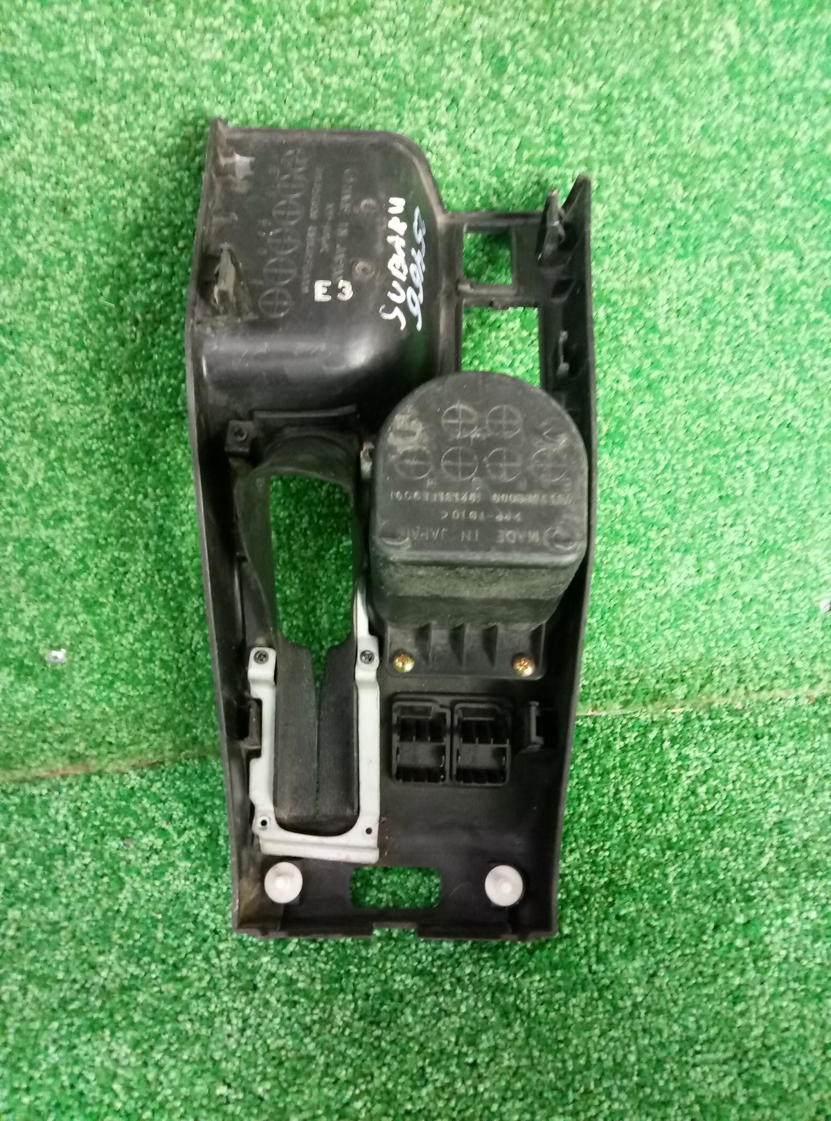 Накладка центральной консоли Subaru Impreza 2001  на Subaru Impreza 