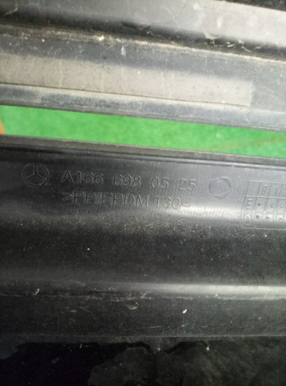 Накладка порога Mercedes-Benz Gl X166 на Mercedes-Benz GL-Class X166