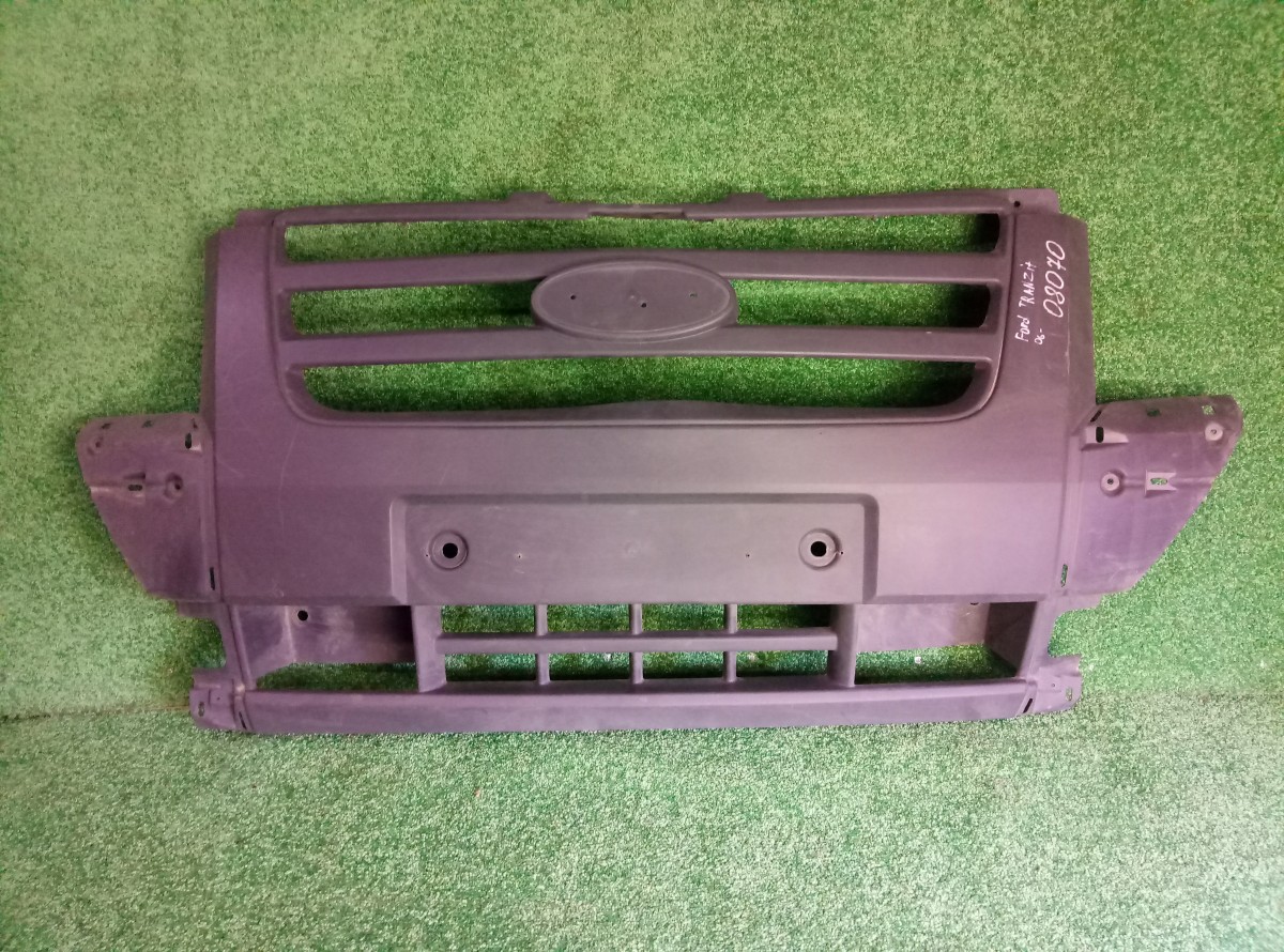 Решетка радиатора Ford Transit 2006-2013 на Ford Transit