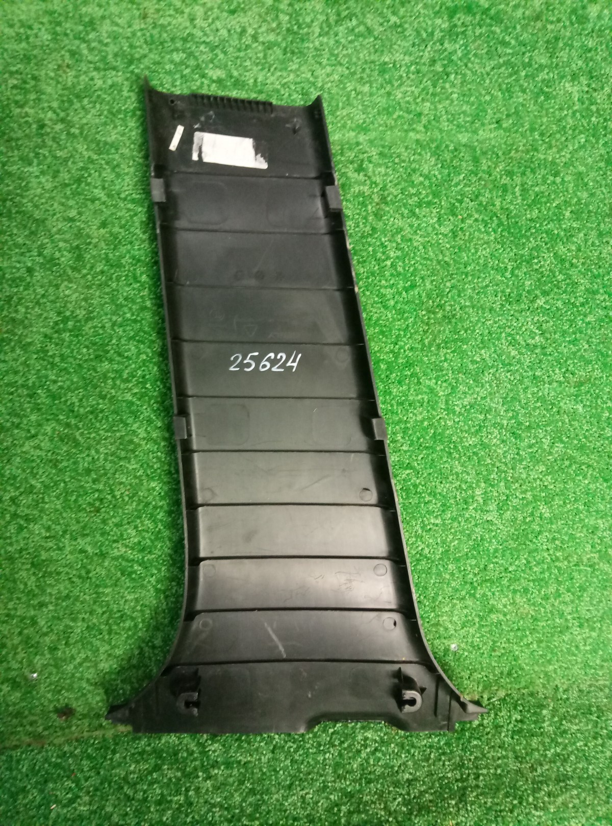 Обшивка средней стойки правая Geely Emgrand EC7 на Geely Emgrand EC7 