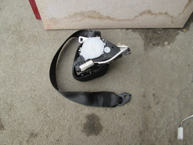 Ремень безопасности BMW 6-Series (E63, E64)  2007-2010 на BMW 6-Series (E63, E64) 