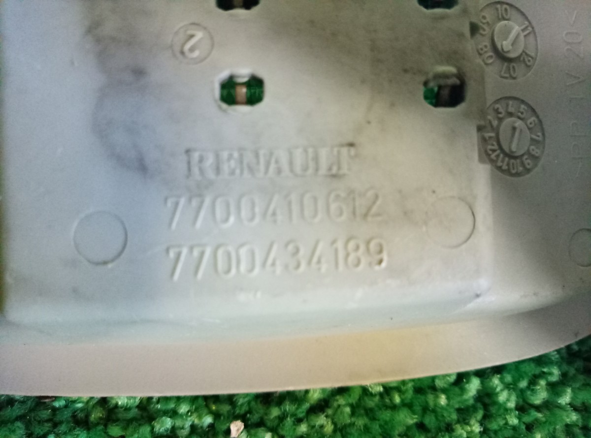 Плафон салонный Renault Symbol I 1999-2008  на Renault Symbol 2