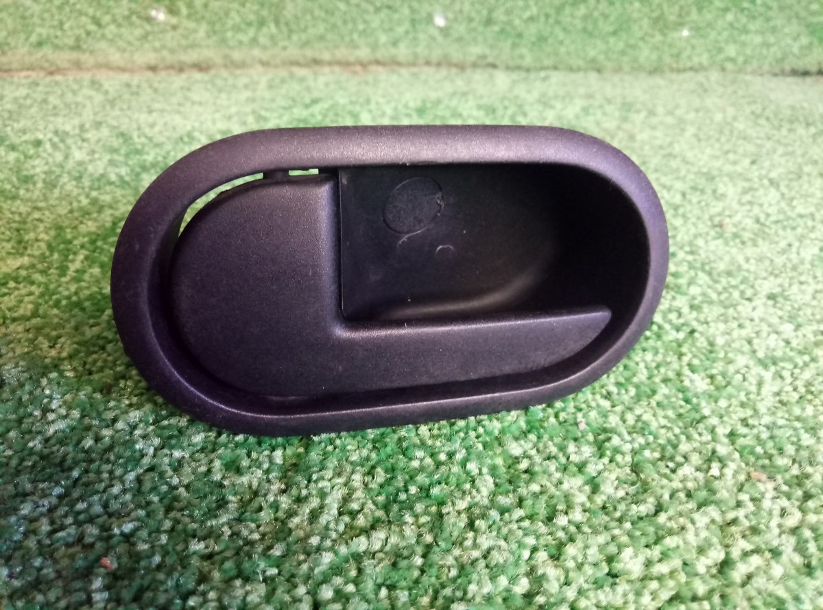 Ручка двери внутренняя левая Ford Fusion 2002-2012       2S61A22601AGW на Ford Fusion 