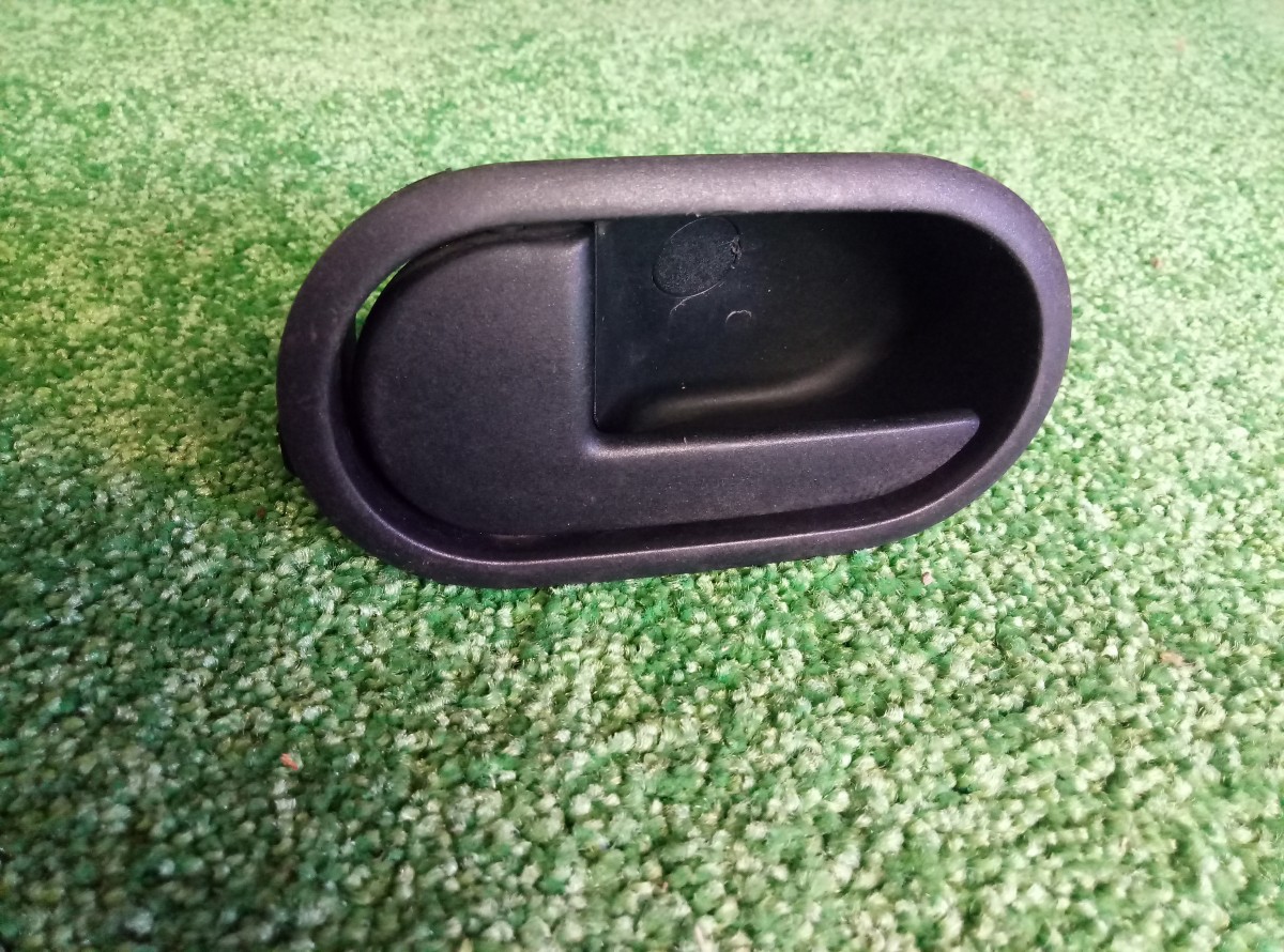 Ручка двери внутренняя левая Ford Fusion 2002-2012       2S61A22601AGW на Ford Fusion 