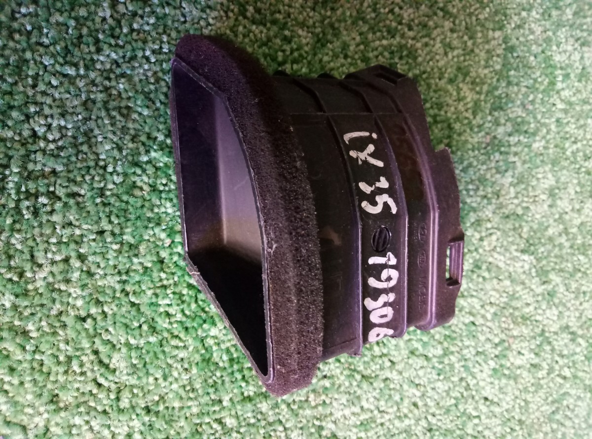 Дефлектор воздушный Hyundai ix35 2013–2015          974802S000 на Hyundai ix35 