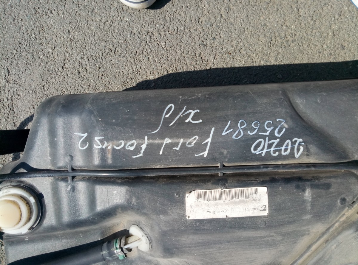 Бак топливный Ford Focus 2 хэчбек  на Ford Focus 2