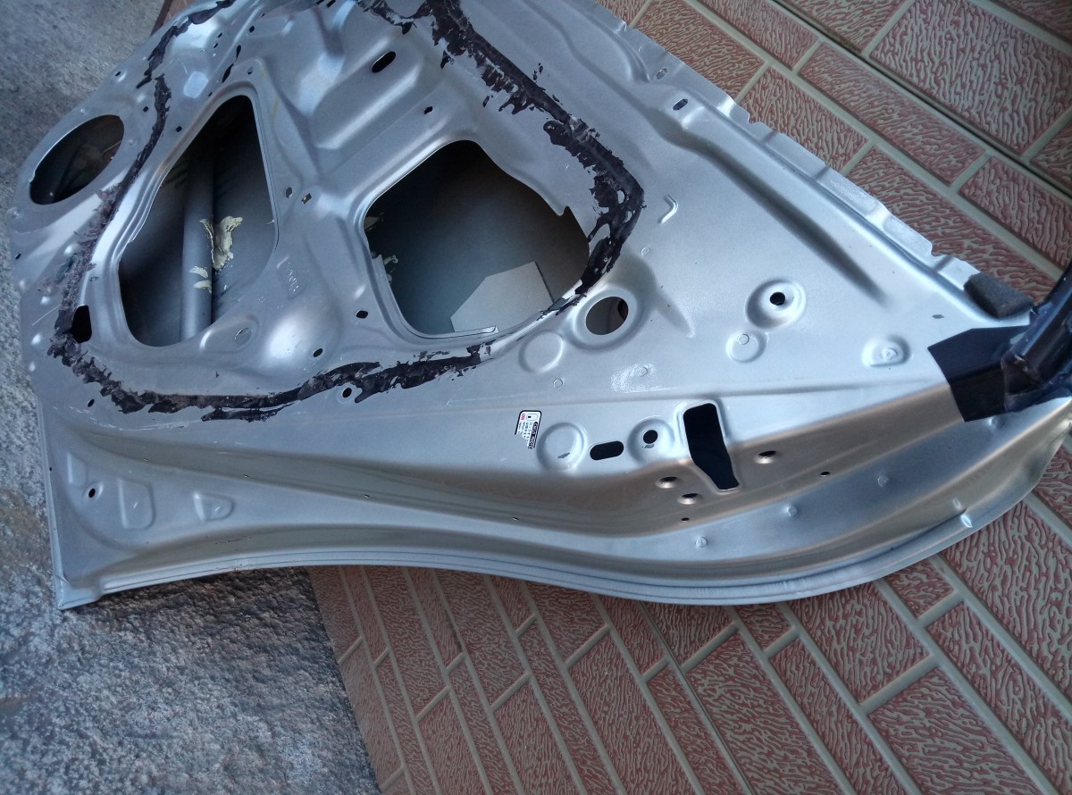 Дверь задняя правая для Toyota Avensis II 2003-2008       6700305110 на Toyota Avensis II T250
